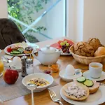 Johouse Johouse 16 מלון זינקסט